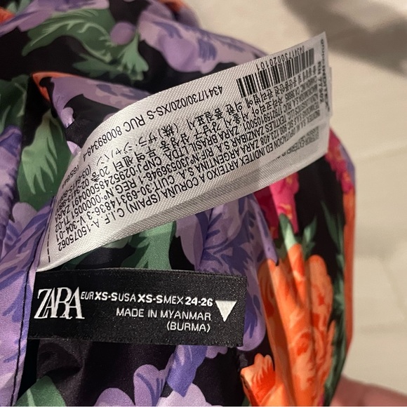 Zara puffer vest (reversible) - Picture 3 of 3